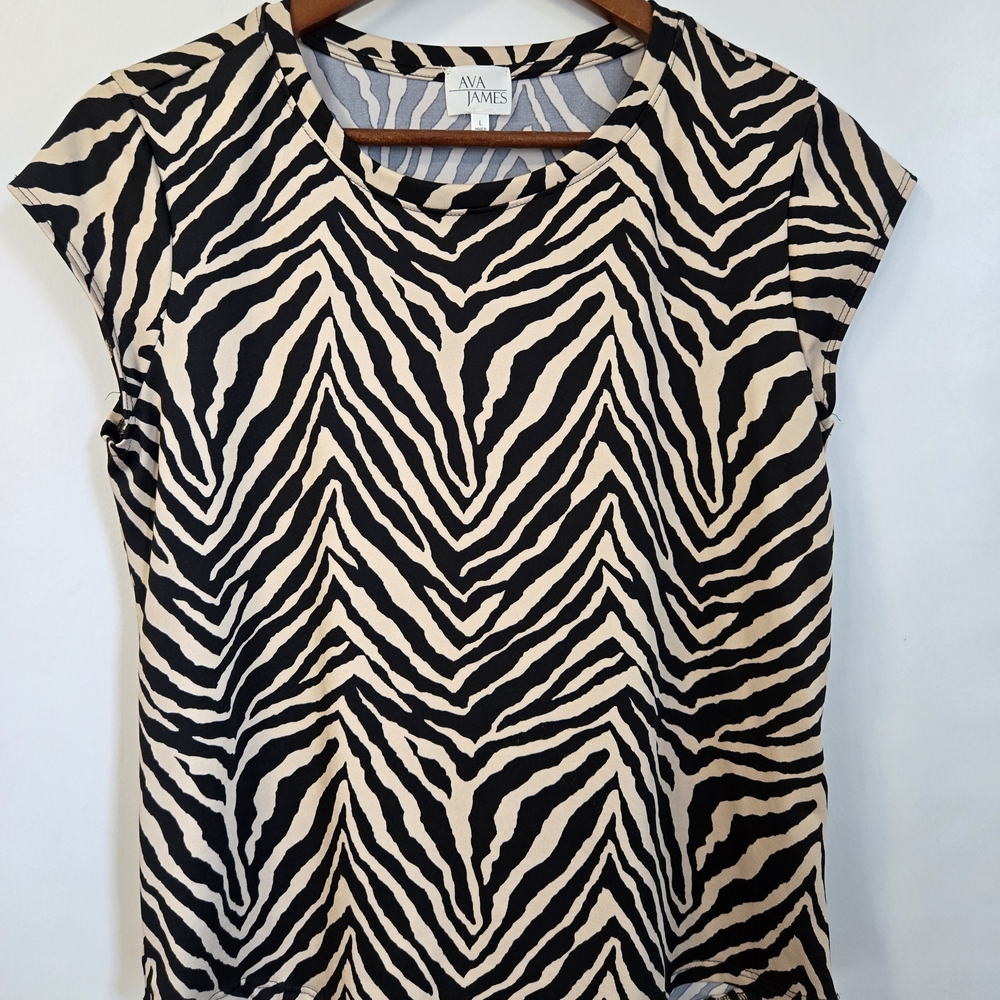 Ava James Pattern Short Sleeve Top - Black and Tan Size L